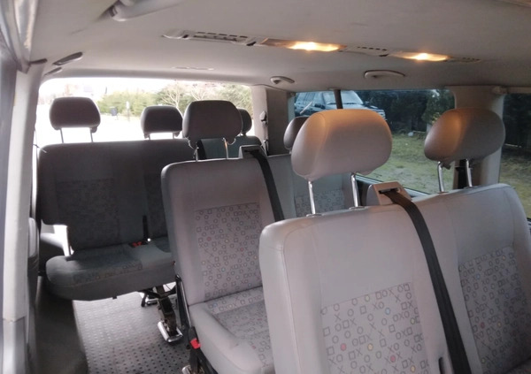 Volkswagen Caravelle cena 36900 przebieg: 296000, rok produkcji 2004 z Działoszyn małe 254